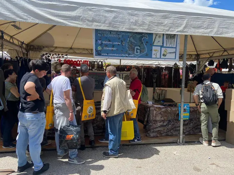 Colombaccio Facile alla fiera Caccia Village